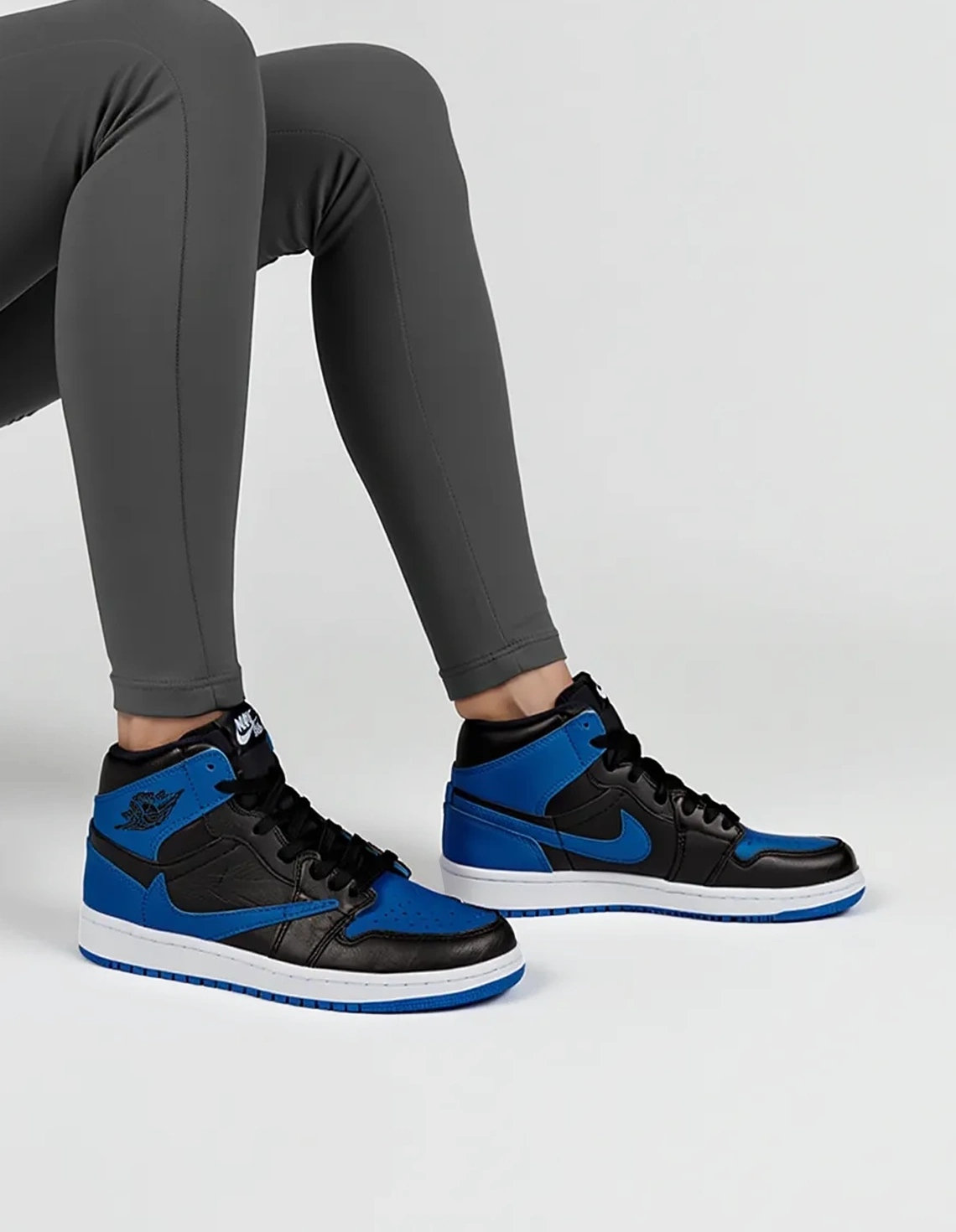 کفش روزانه زنانه نایکی Travis Scott Mid W