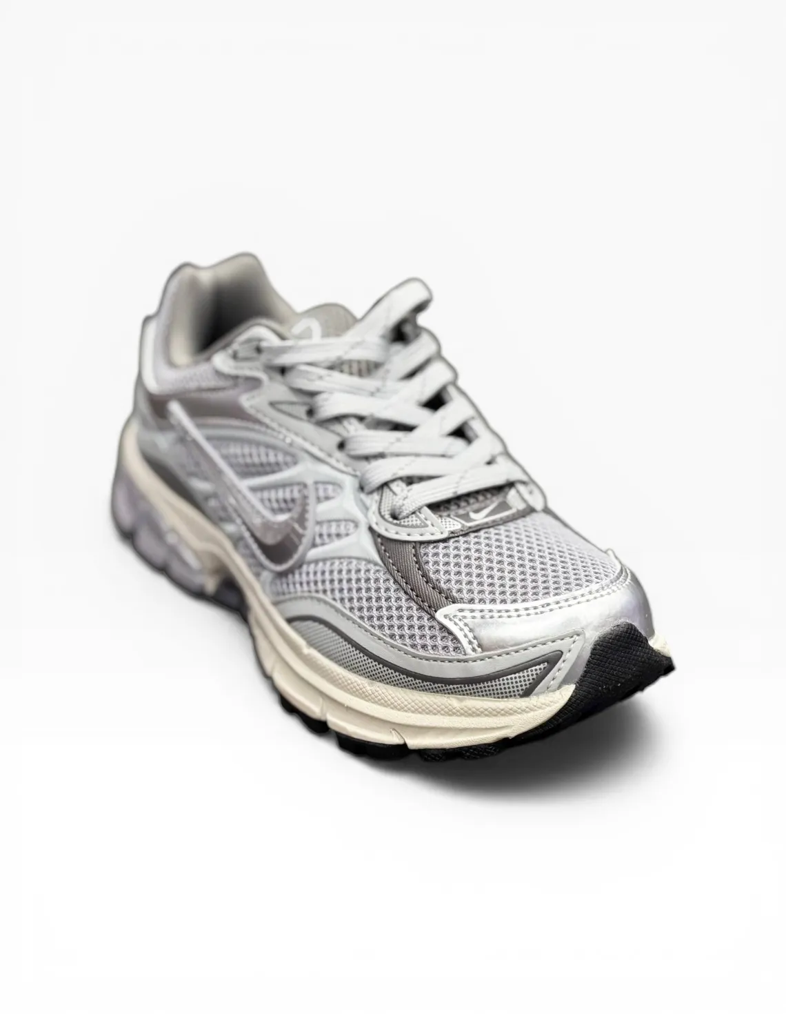 کفش روزانه Unisex نایک Nike Nike Vomero U