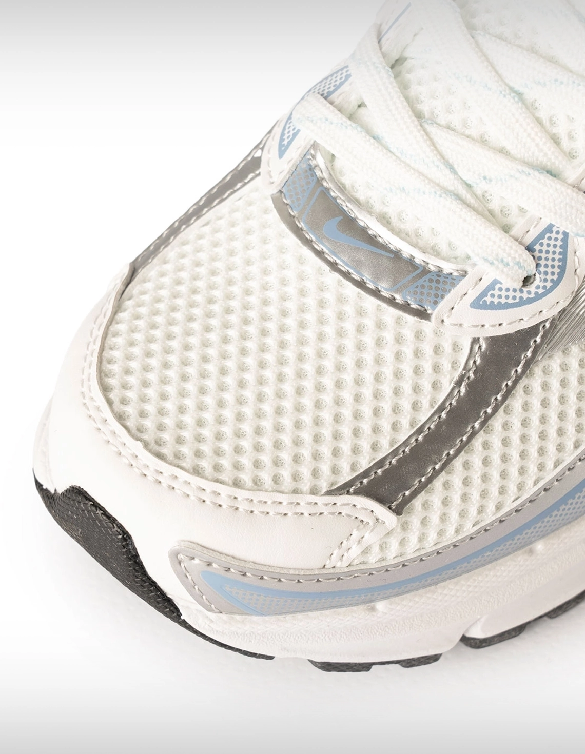 کفش روزانه Unisex نایک Nike Nike Vomero U